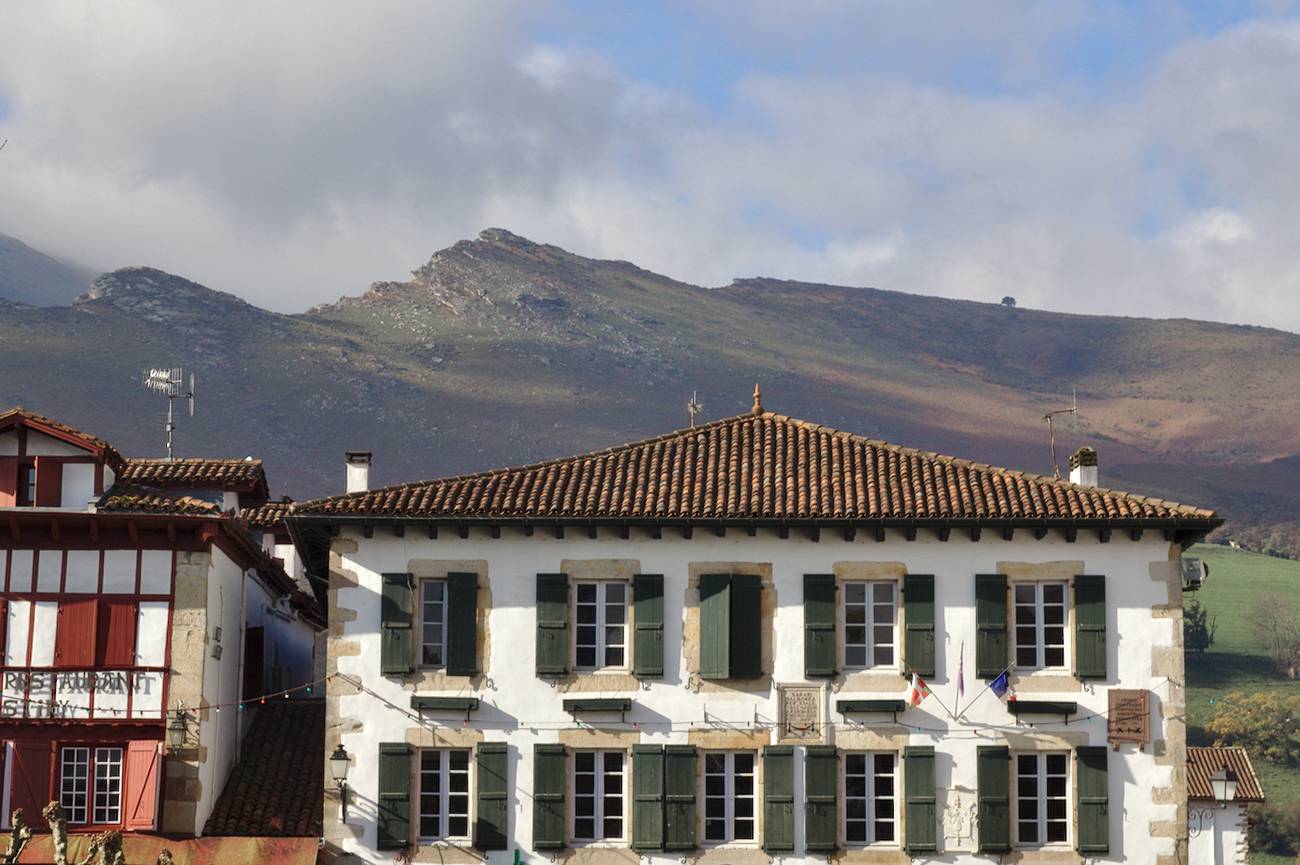 Pays Basque - Sare - Village De Montagne
